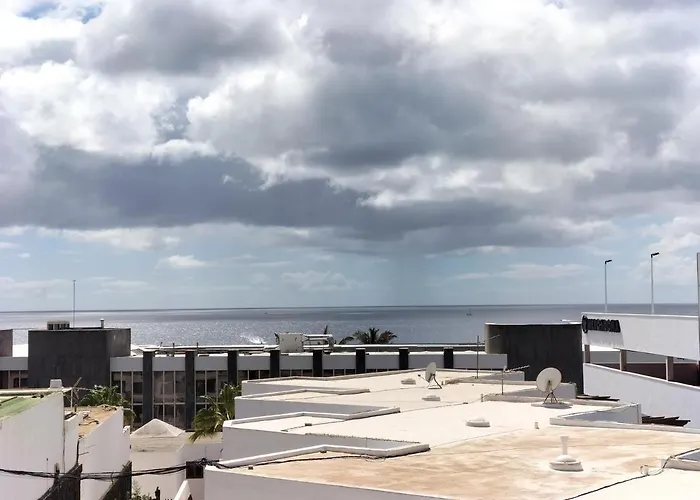 Apartamento 2 Dormitorios Cerca De La Playa En Puerto Del Carmen